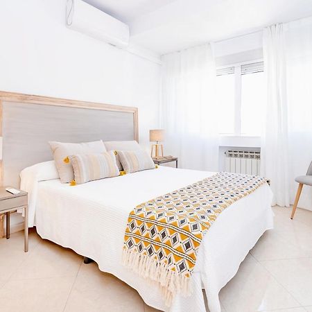 Bhost - Paseo De La Malagueta Appartement Málaga Buitenkant foto