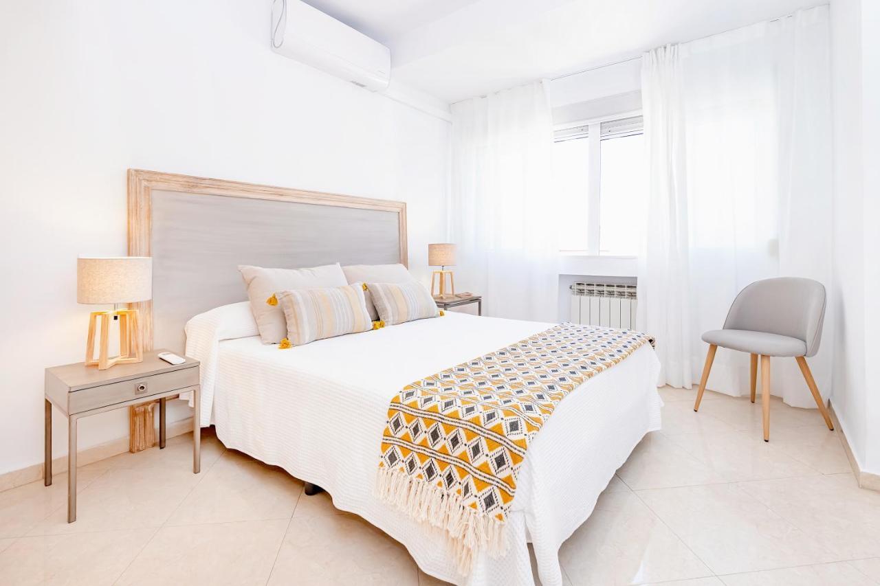 Bhost - Paseo De La Malagueta Appartement Málaga Buitenkant foto