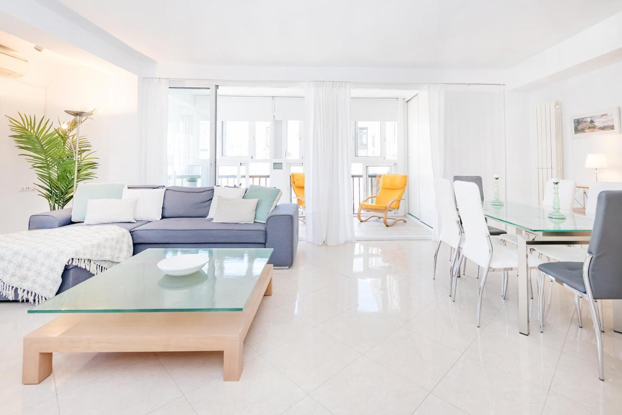 Bhost - Paseo De La Malagueta Appartement Málaga Buitenkant foto
